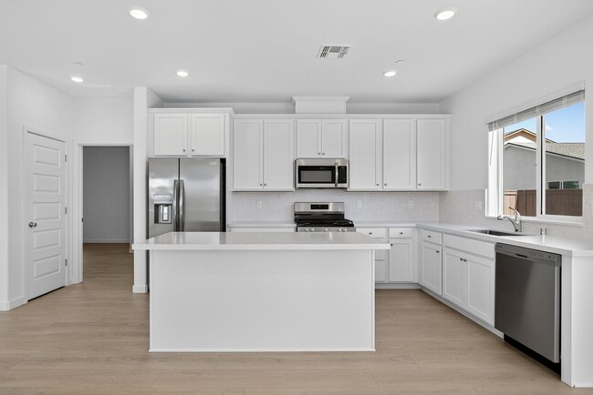 Building Photo - Brand New 4br Home - Waterways at Westlake