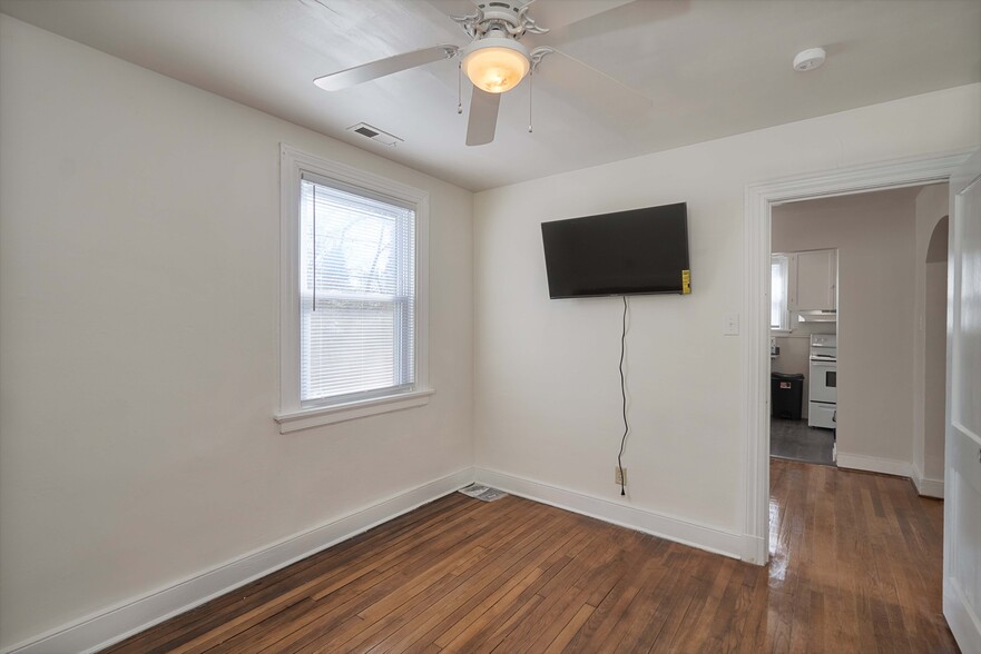 Building Photo - 1707 Greenville Ave