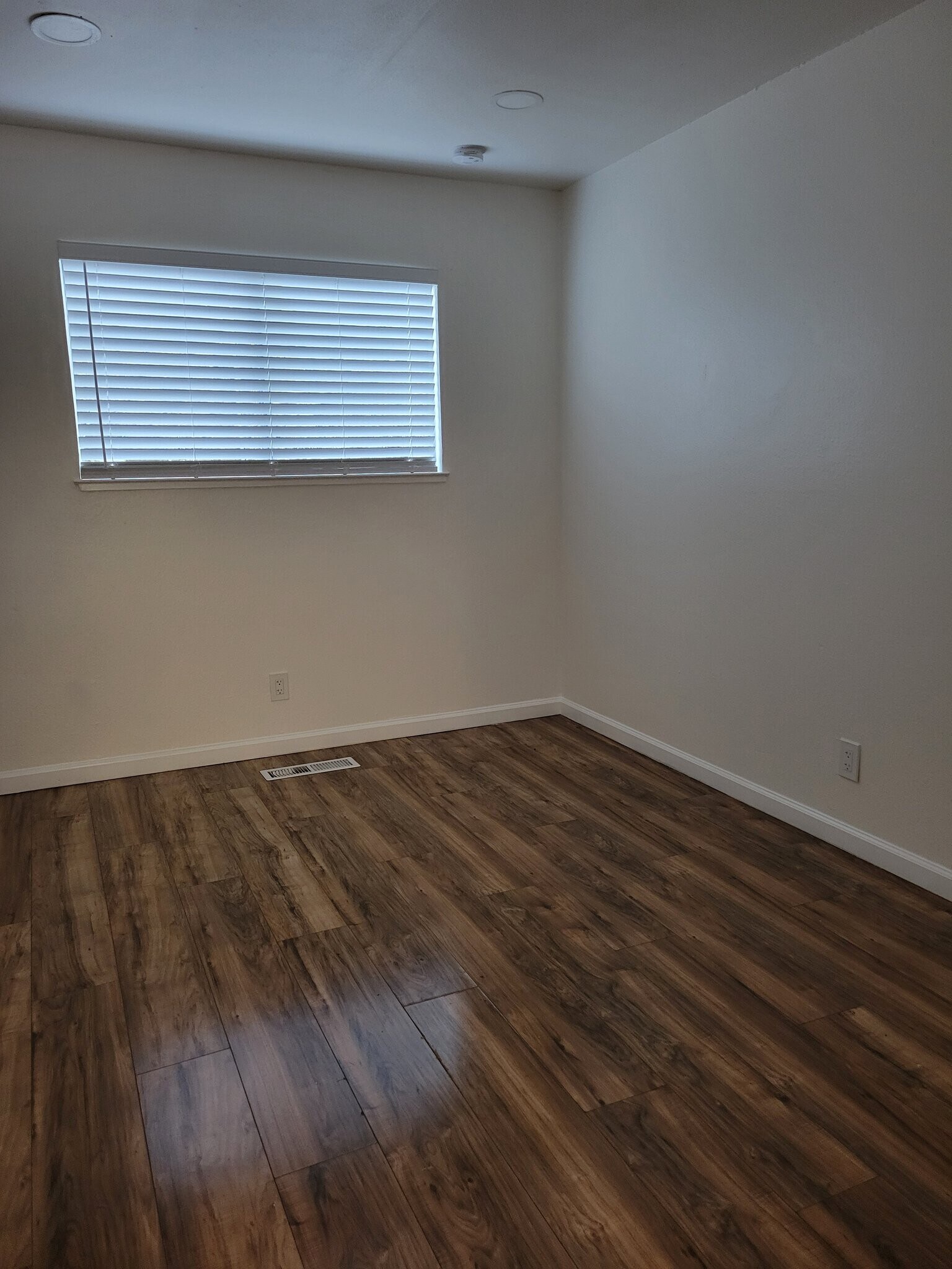 Building Photo - 4655 Bolero Dr