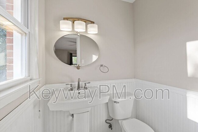 Building Photo - 116 Thomas Dr