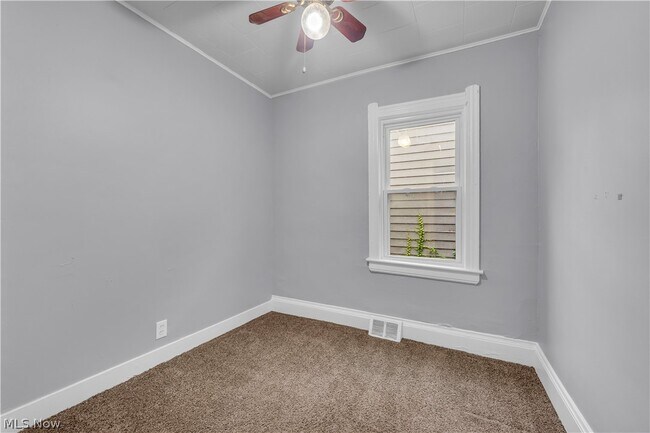 Building Photo - 2115 Dowd Ave