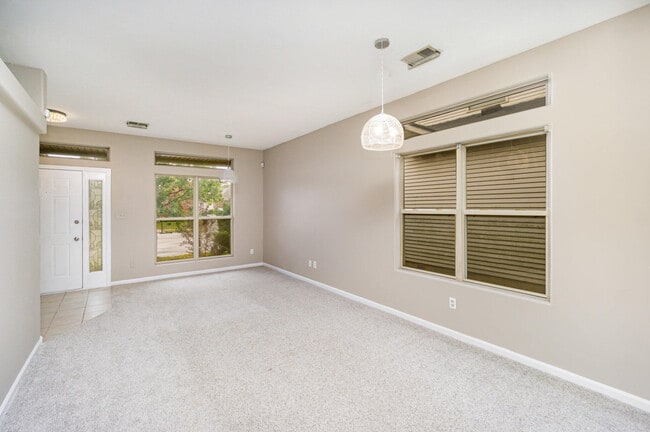 Building Photo - 741 Whispering Brook Trce