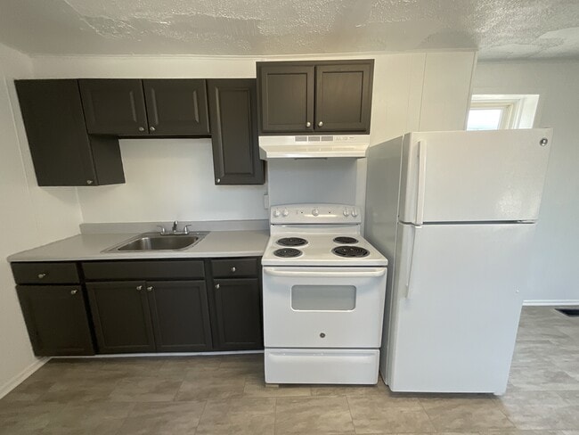 Building Photo - 516 E Boundary Ave