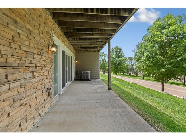 Building Photo - 1128 Shumway Ct