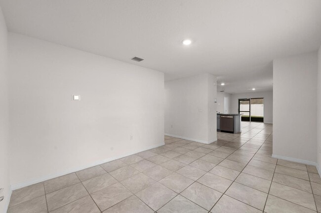 Building Photo - 13692 Thimbleberry Dr