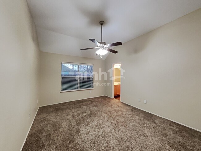 Building Photo - 2809 Mitchell Ln