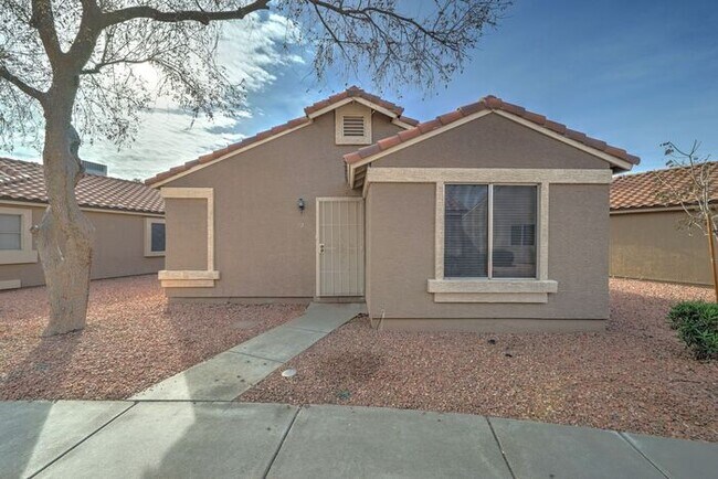 Building Photo - READY TO VIEW NOW! Recently Renovated 2bed/2bath Townhouse in Peoria!