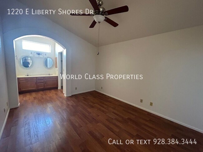 Building Photo - 1220 E Liberty Shores Dr