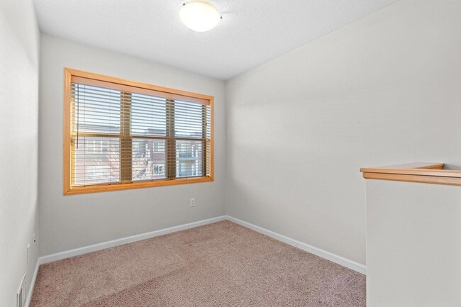 Building Photo - 731 Mercer St