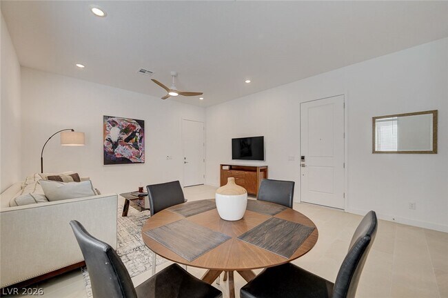 Building Photo - 10022 Decano Rdg St