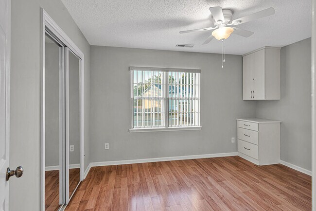Building Photo - 408 Timberlake Trail