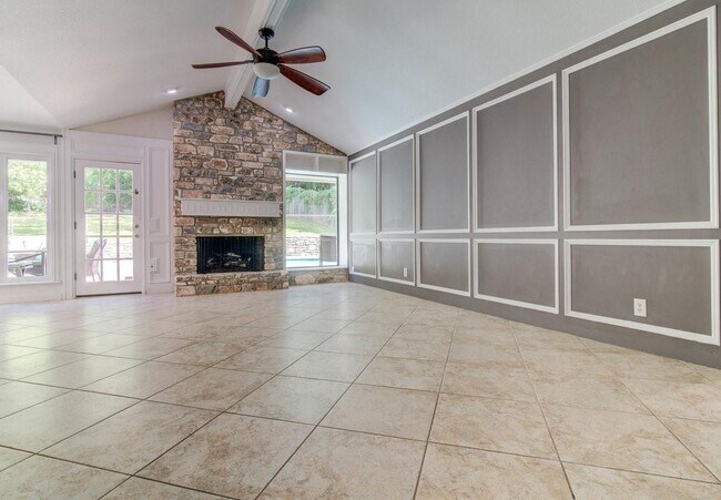 Building Photo - 2300 Cypress Point E