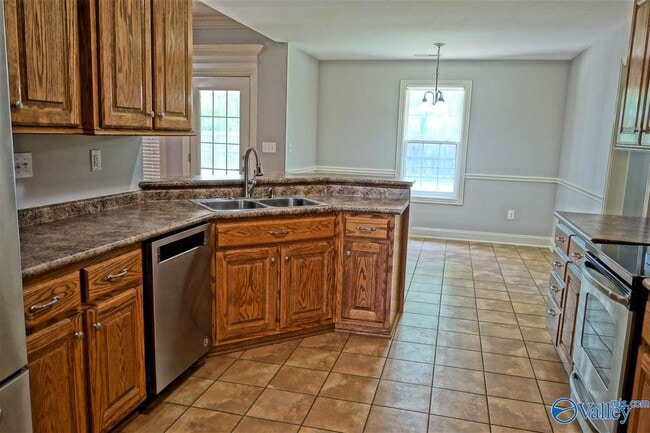 Building Photo - 16992 Woodhaven Dr