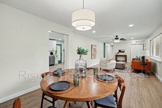 Building Photo - 2569 Richmar Dr