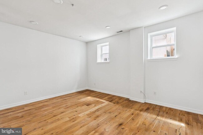 Building Photo - 2529-35 Frankford Ave
