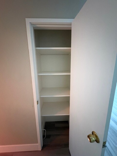 Building Photo - 303 Lee St