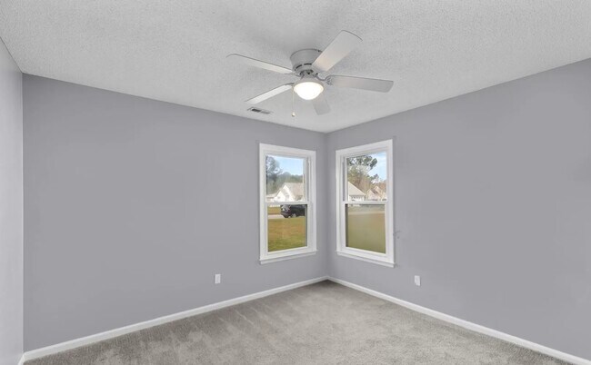 Building Photo - 2456 Saddleridge Dr