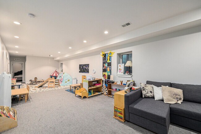 Building Photo - Stunning Historic-Style Home with Modern L...