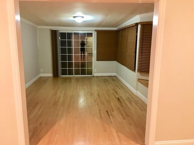 Building Photo - 109 Hickory Ln
