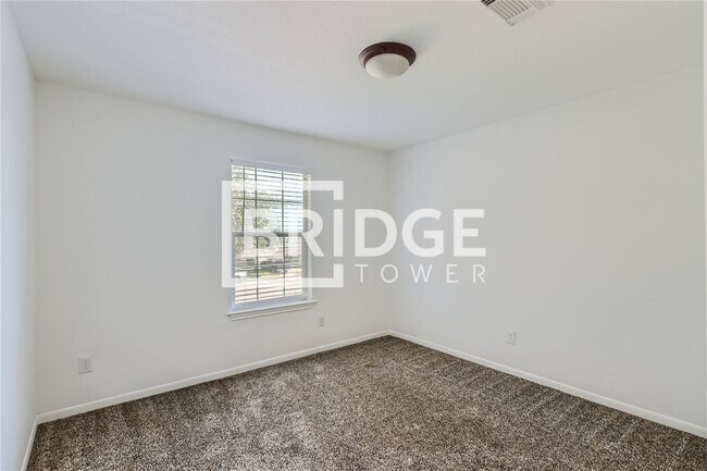 Building Photo - 1035 San Antonio Ct
