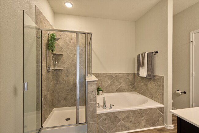 Building Photo - 2214 Timberland Country Ct