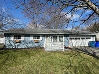 Building Photo - 635 Yacavona St