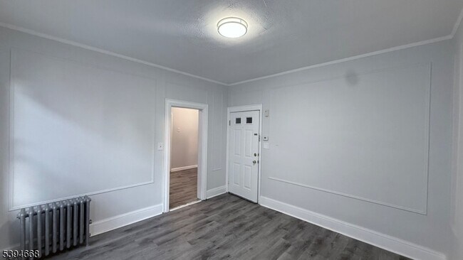 Building Photo - 56 Lindsley Pl