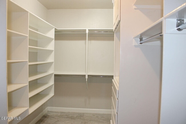 Building Photo - 12225 Rathmore Dr