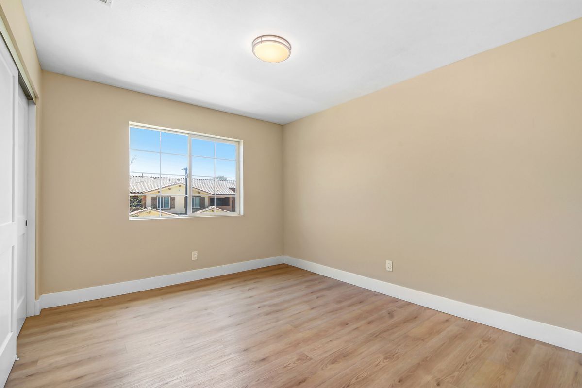 Building Photo - 16385 Valencia Ave