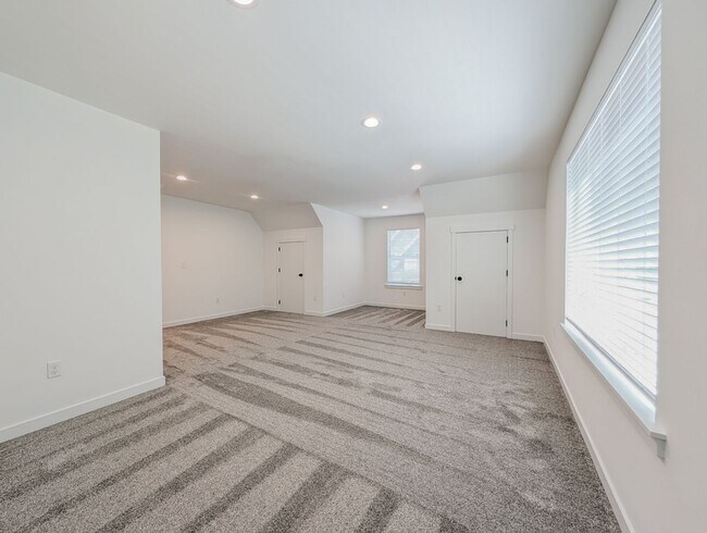 Building Photo - Brand-New 3 bed, 2.5 bath Tulalip Home w/ 2-Car Garage & Fenced Backyard!