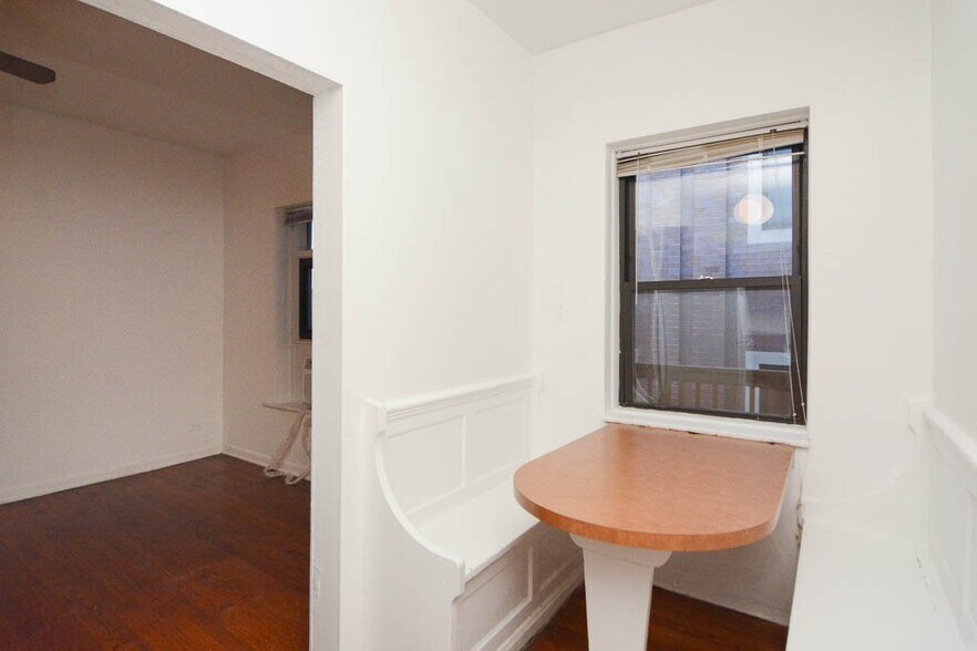 Building Photo - 3024 N Halsted St