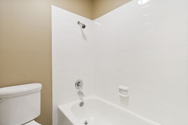 Building Photo - Charming 3-Bedroom Home Available for Rent!