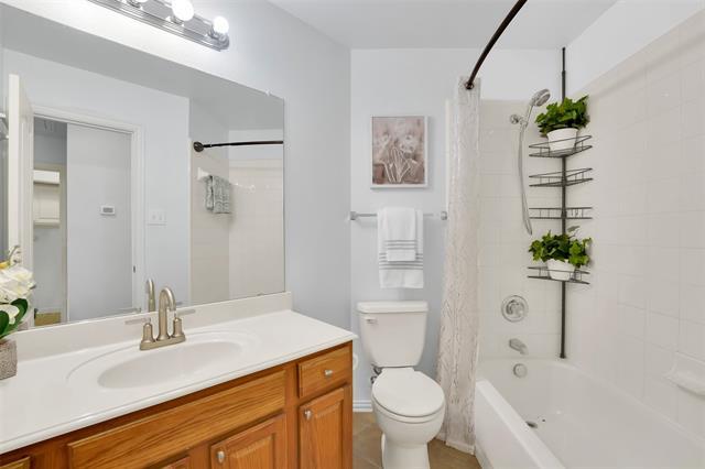 Building Photo - 2309 Trickling Creek Dr