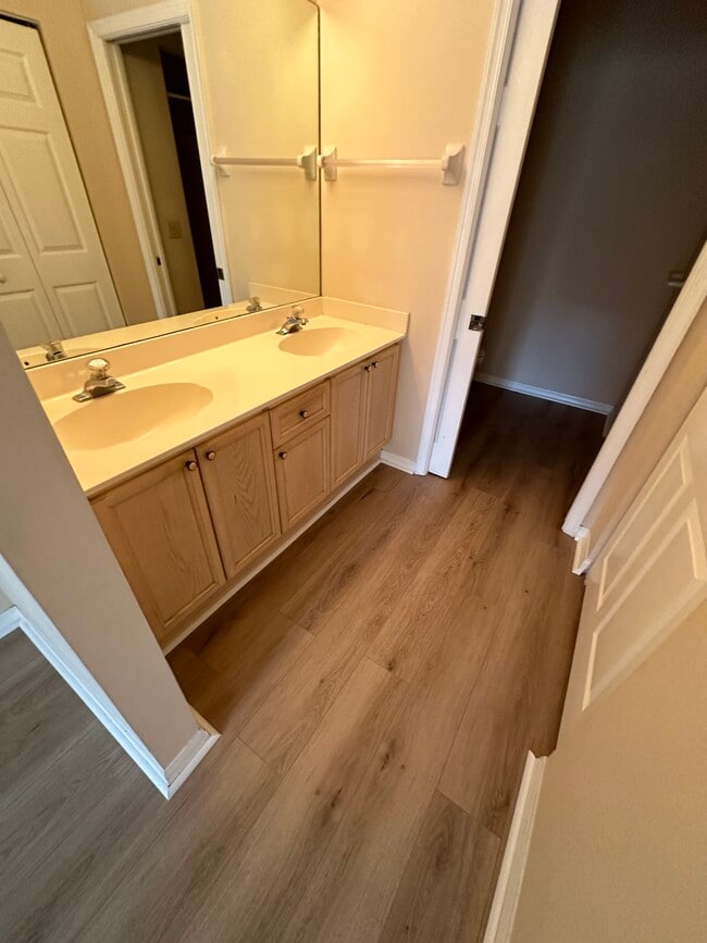 Building Photo - 12243 Londonderry Ln