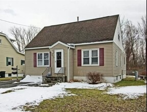 Building Photo - 213 Garden City Dr