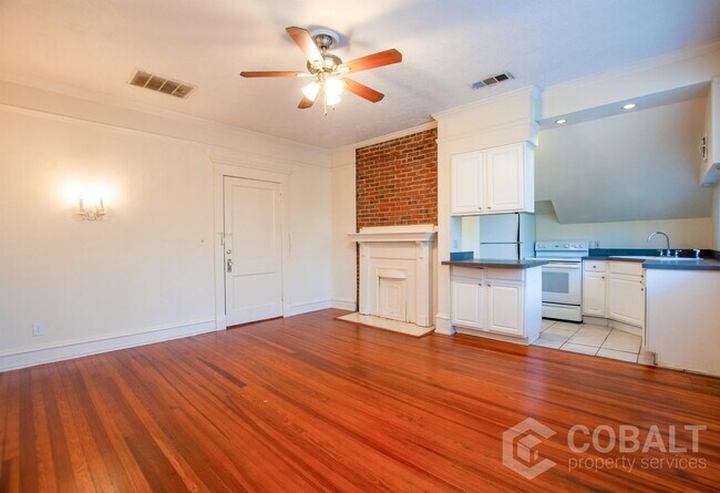 Building Photo - 867 Rosedale Rd NE