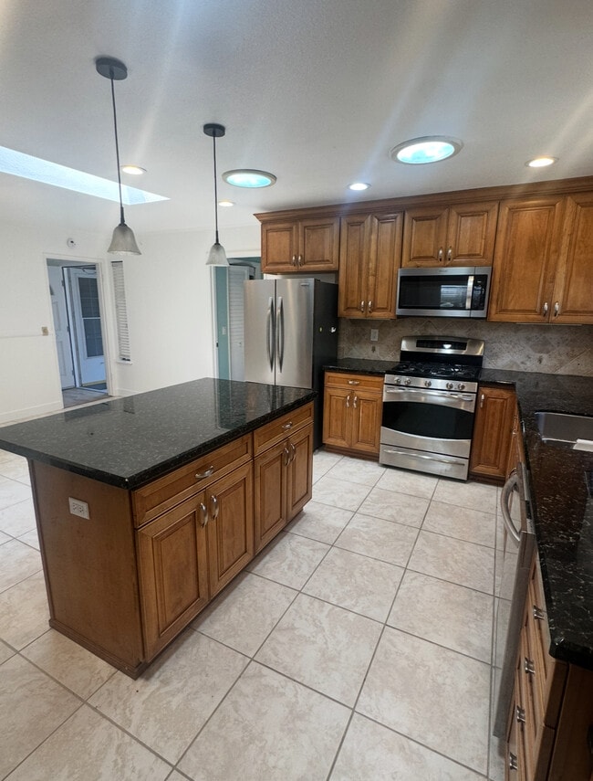 Building Photo - 1701 Ventura Way
