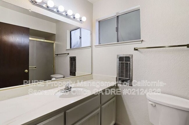 Building Photo - 7423 Willowcreek Dr