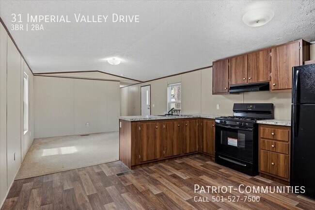 Building Photo - 31 Imperial Valley Dr