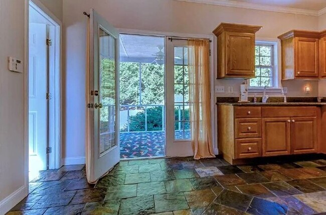 Building Photo - Serene Home-2 bed/2bath near I85 & Hwy 290