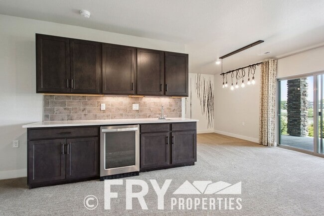 Building Photo - Stunning, Spacious 3bed/3bath Riverdale Ra...