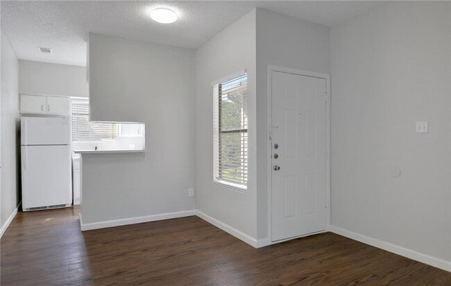 Building Photo - 9509 Kempler Dr