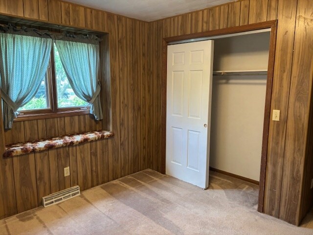 Building Photo - 239 Lynbrook Dr