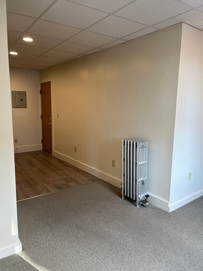 Building Photo - 39 Pleasant St