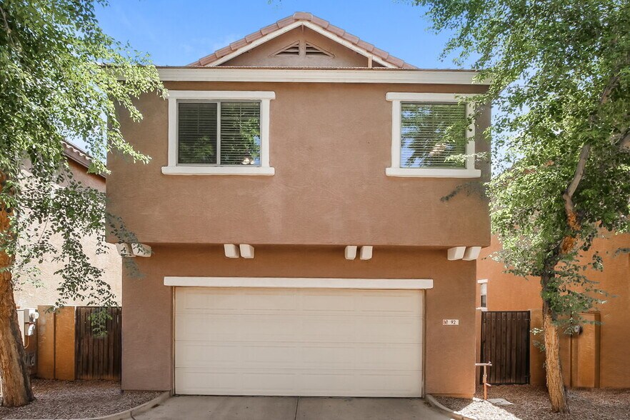 Building Photo - 92 E Catclaw St