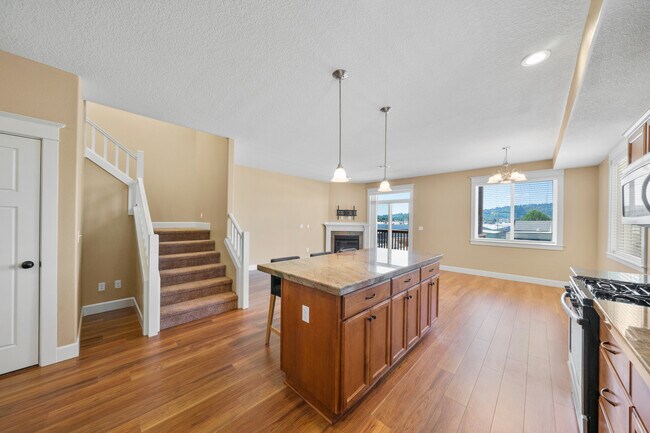 Building Photo - 4725 SE 28th Ave
