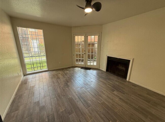 Building Photo - 12500 Sandpiper Dr