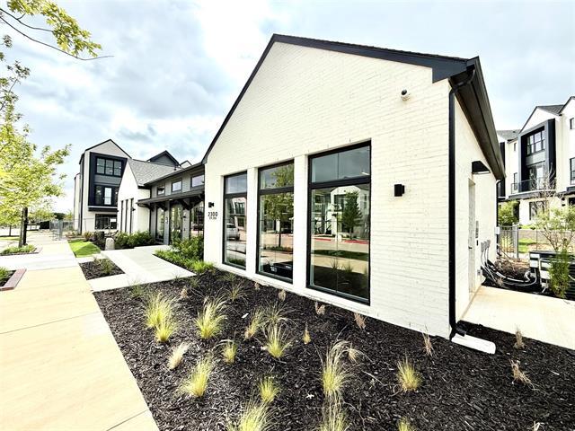 Building Photo - 2217 Reserve Wy