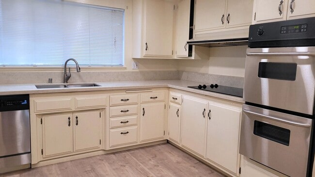 Building Photo - Seven Oaks Active Adult Living