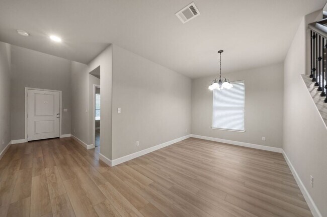 Building Photo - 6905 Etna Way